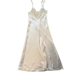 Vtg Victoria Secret Floor Length Women's Night Dress Gown Vintage VS Sz Small